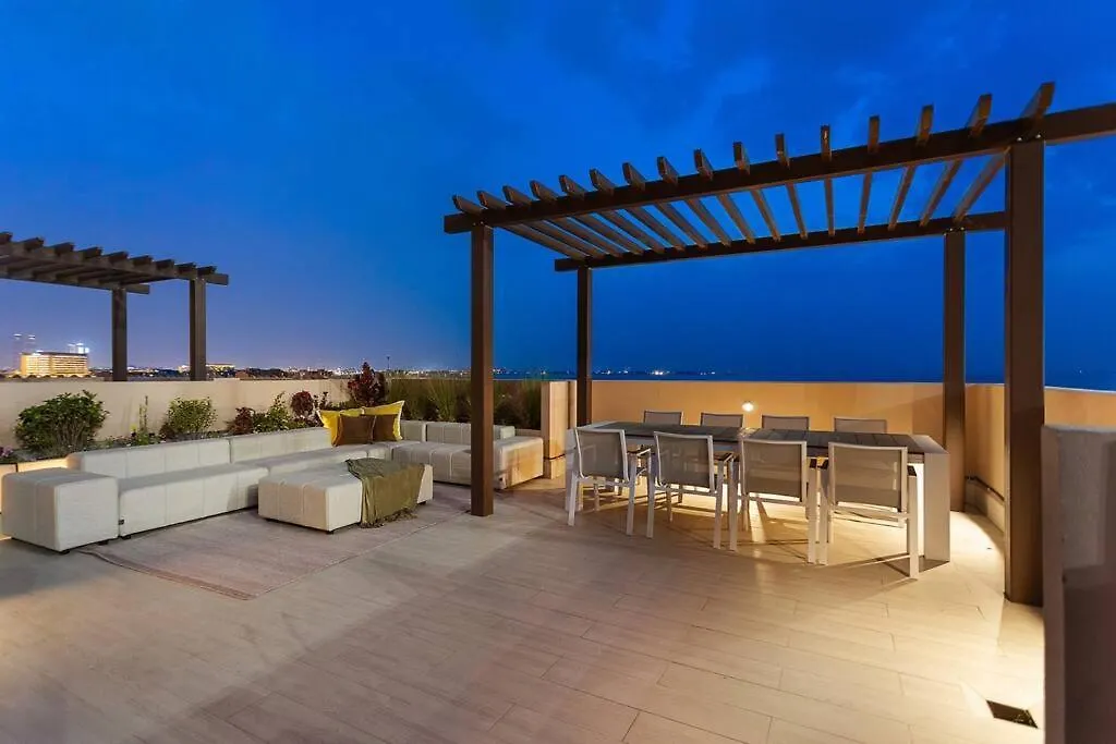 First Class Villa Exclusive & Seaside Splendor Dubai