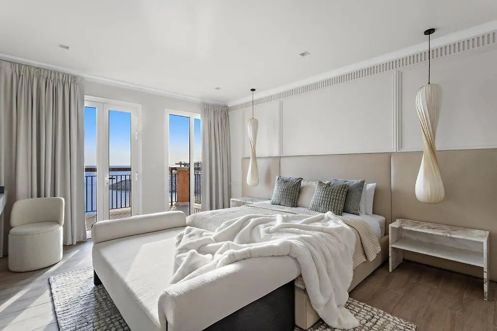First Class Villa Exclusive & Seaside Splendor Dubai