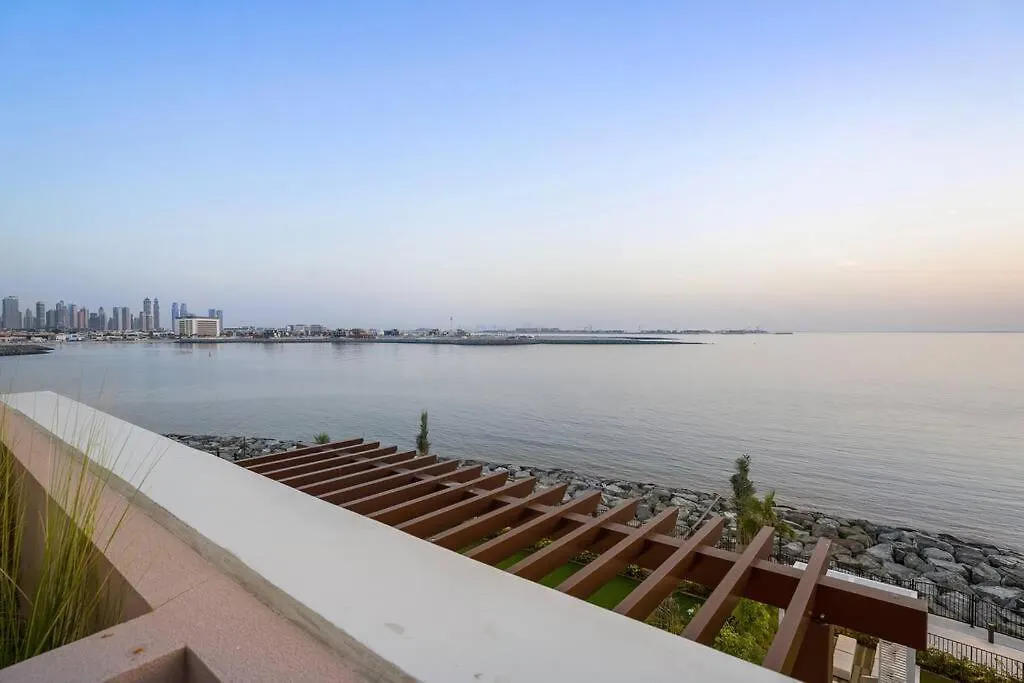 First Class Villa Exclusive & Seaside Splendor Dubai