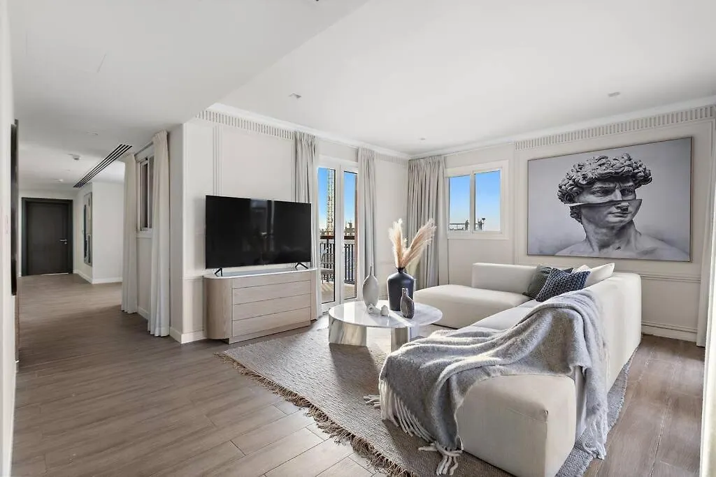 First Class Villa Exclusive & Seaside Splendor Dubai