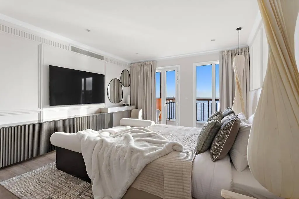 First Class Villa Exclusive & Seaside Splendor Dubai