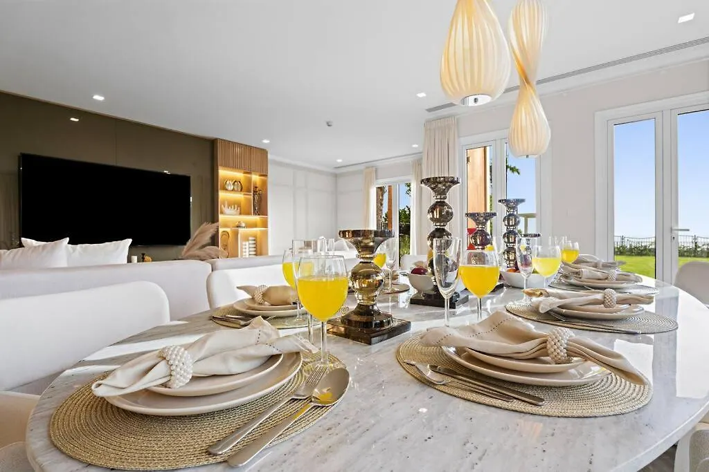 First Class Villa Exclusive & Seaside Splendor Dubai