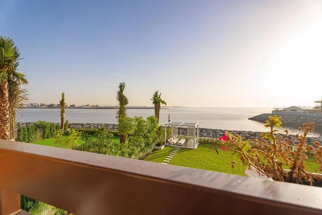 First Class Villa Exclusive & Seaside Splendor Dubai