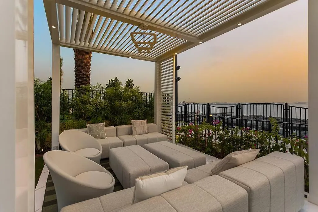 First Class Villa Exclusive & Seaside Splendor Dubai