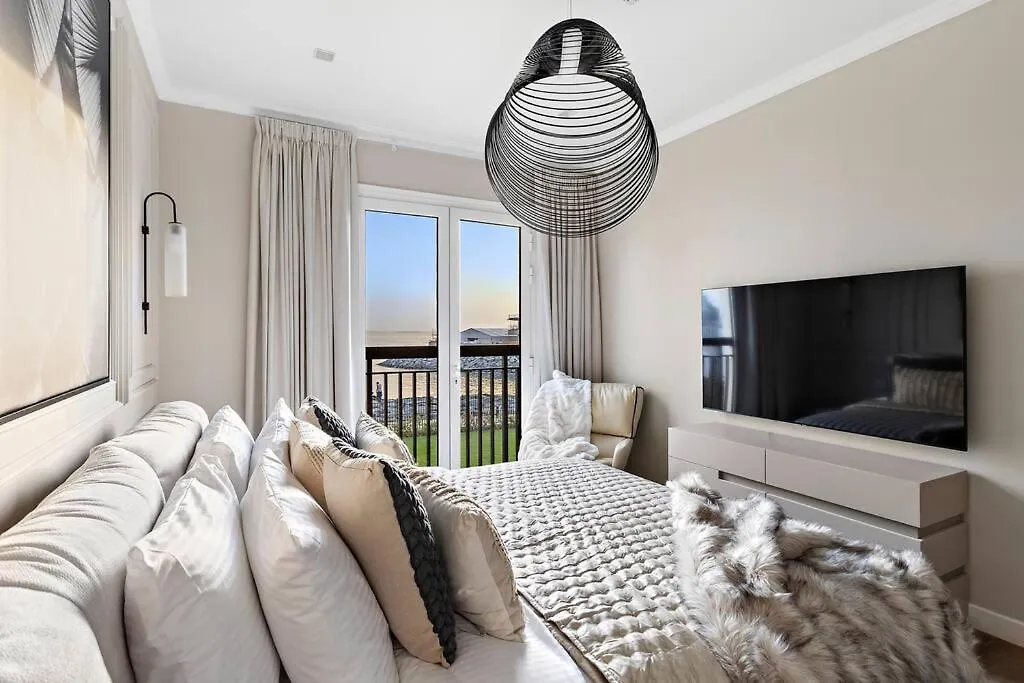 First Class Villa Exclusive & Seaside Splendor Dubai