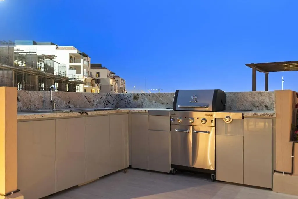 First Class Villa Exclusive & Seaside Splendor Dubai