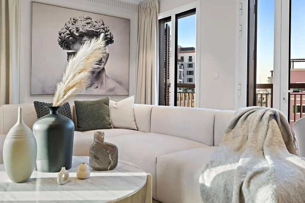 First Class Villa Exclusive & Seaside Splendor Dubai
