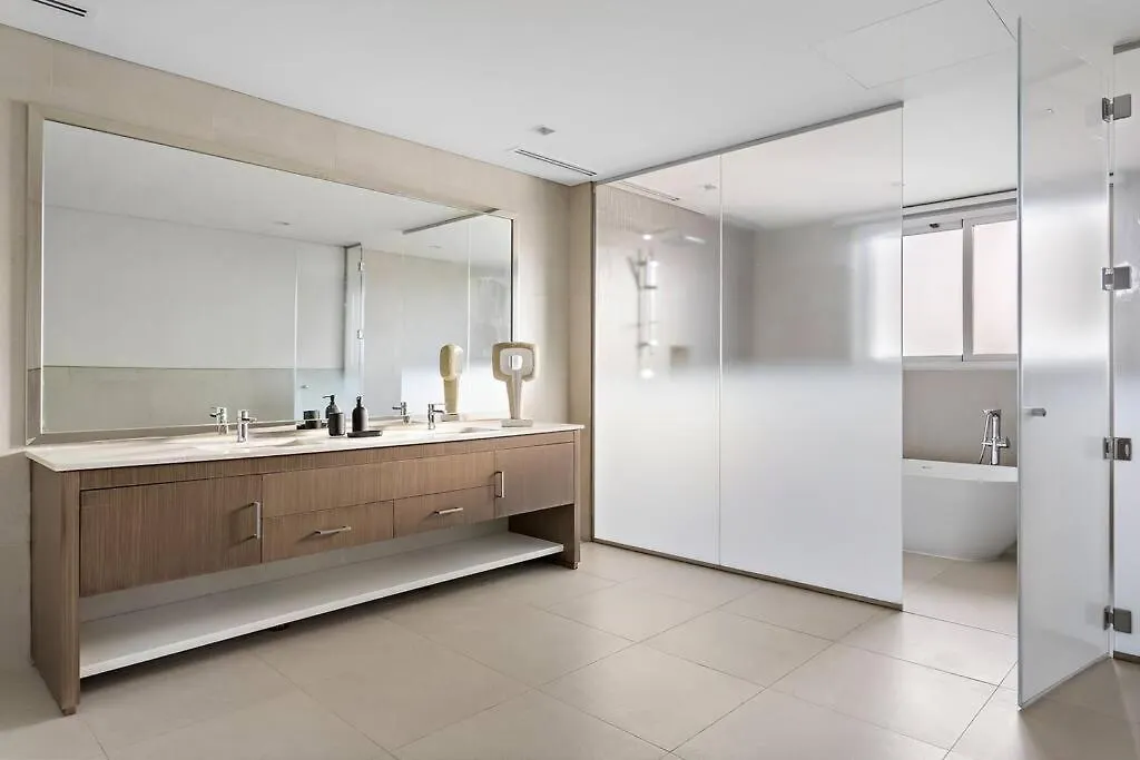 First Class Villa Exclusive & Seaside Splendor Dubai United Arab Emirates