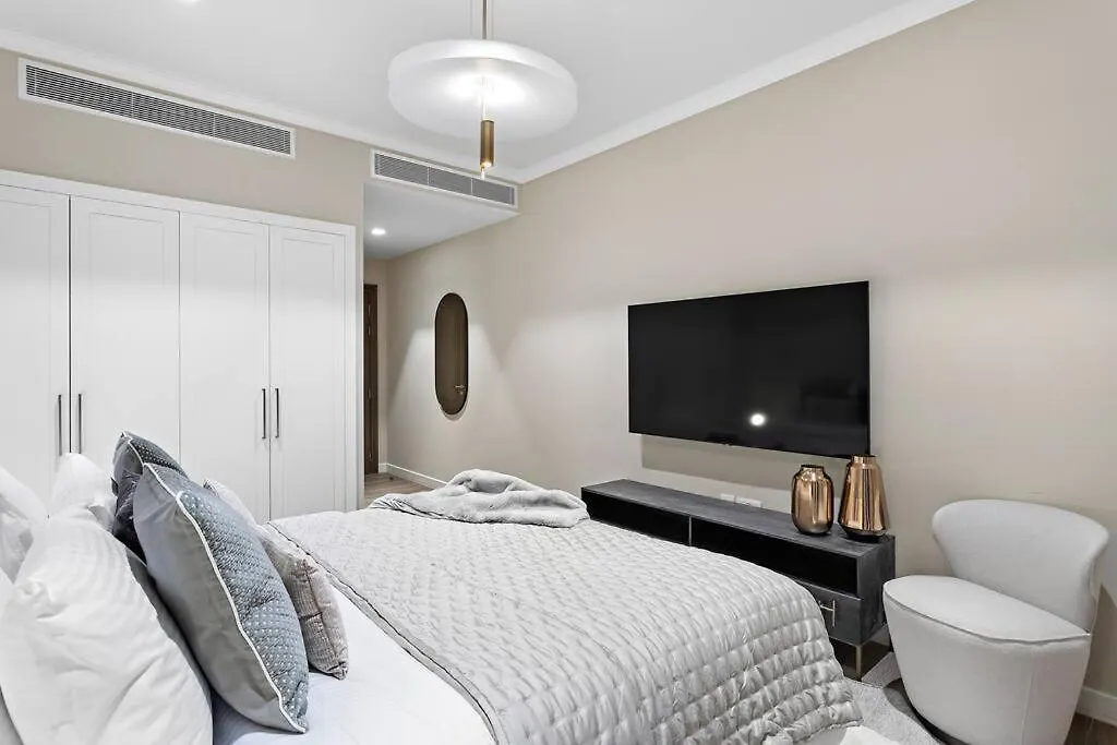 First Class Villa Exclusive & Seaside Splendor Dubai